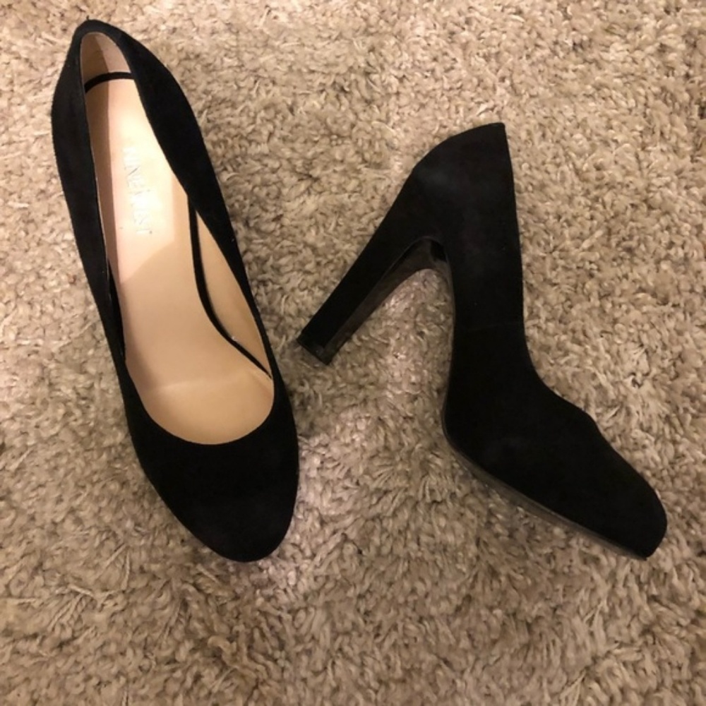 NINE WEST Black Suede Pumps
